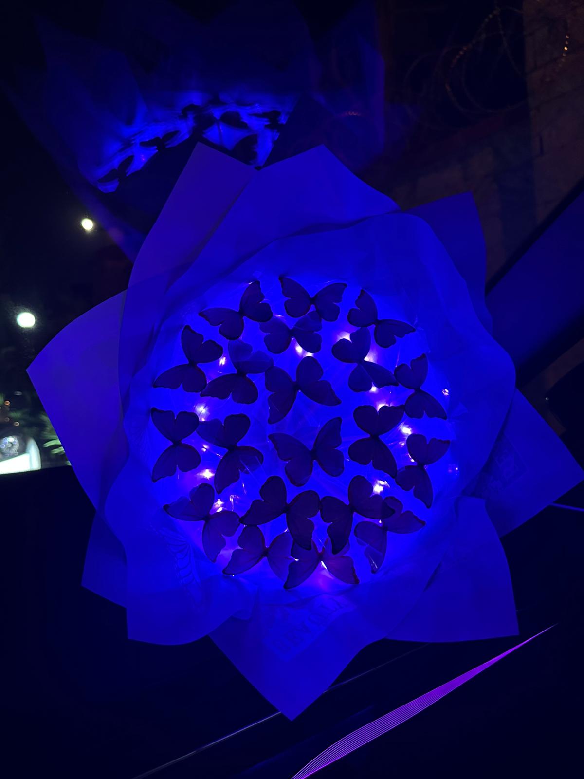 LED Işıklı Mor Kelebek Buketi – Solmayan Yapay Çiçek Hediye