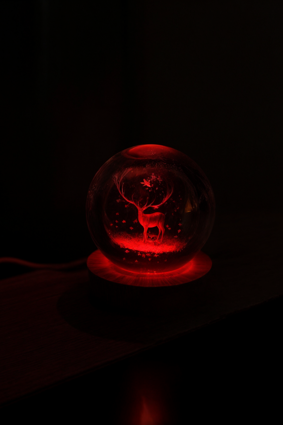 RGB Işıklı Geyikli Kar Küresi – Dekoratif Gece Lambası