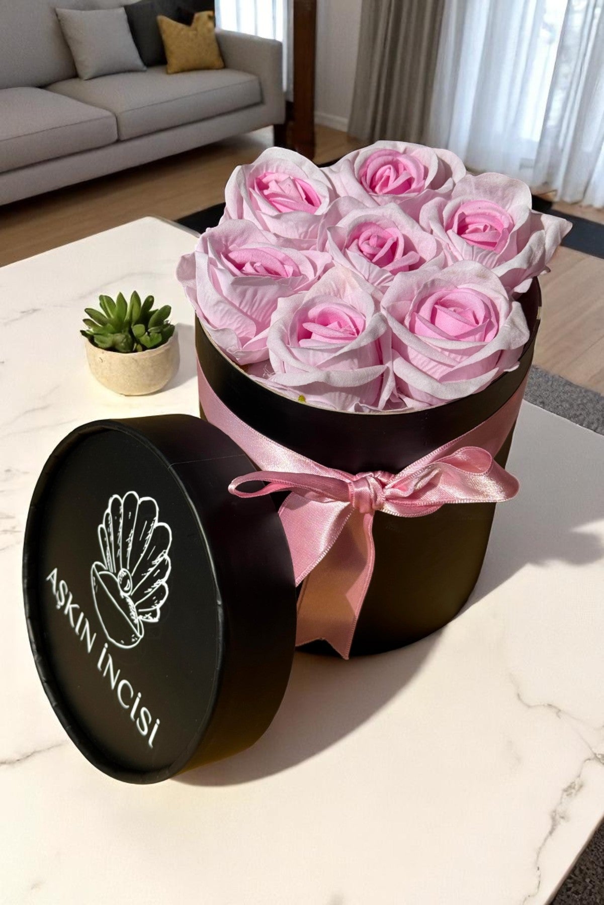 Sevgiliye Özel Hediyelik Gül Kutusu – Pembe Yapay Gül
