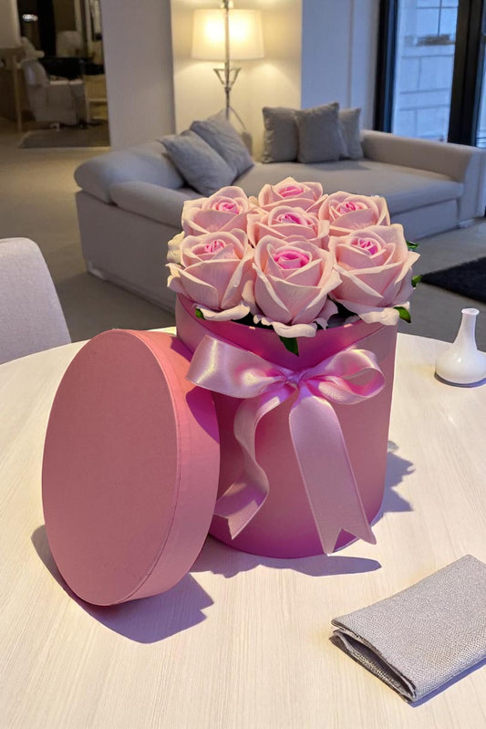 Sevgiliye Özel Hediyelik Gül Kutusu – Pembe Yapay Gül