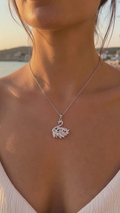 Işıltılı Beyaz Kristal Taşlı Kuğu Figürlü 316L Çelik Kolye (Gümüş)